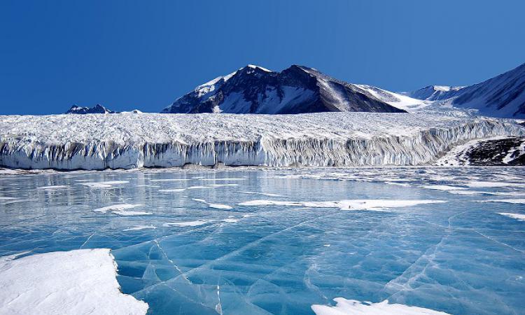 Льды Антарктиды скрывают огромное озеро с неизвестными формами жизни- ученые