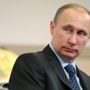 На Путина подали в суд - истец требует отрешения президента от поста
