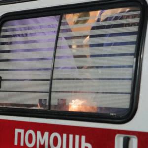 Под Сочи перевернулся грузовик с щебнем, есть пострадавшие