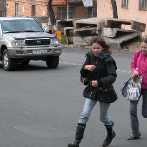 В Рязани 10-летняя девочка оказалась под колесами двух автомобилей
