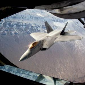 Минобороны Великобритании объяснило перехват российских Ту-160