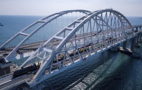 Сроки запуска поездов по Крымскому мосту озвучили в Минтрансе