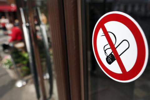 знак запрет курения