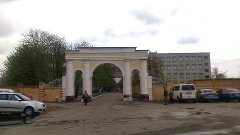 Проходная бронетанкового завода в Киеве Проходная бронетанкового завода
