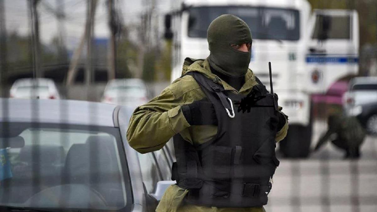 В Твери детский сад оцепили спецслужбы В Твери к детскому саду выехали спецслужбы