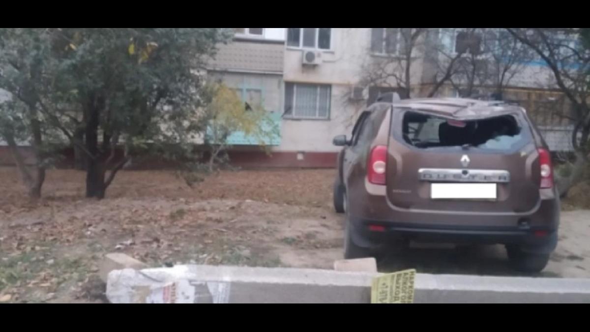 В Керчи водитель иномарки устроил ДТП во дворе домов В Керчи водитель иномарки устроил ДТП во дворе домов и скрылся