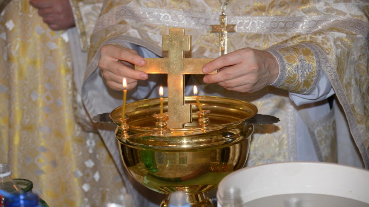 Крещение Господне 2018: крещенская вода – свойства, целебная сила, как правильно применять крещенскую воду Крещение Господне 2018: крещенская вода
