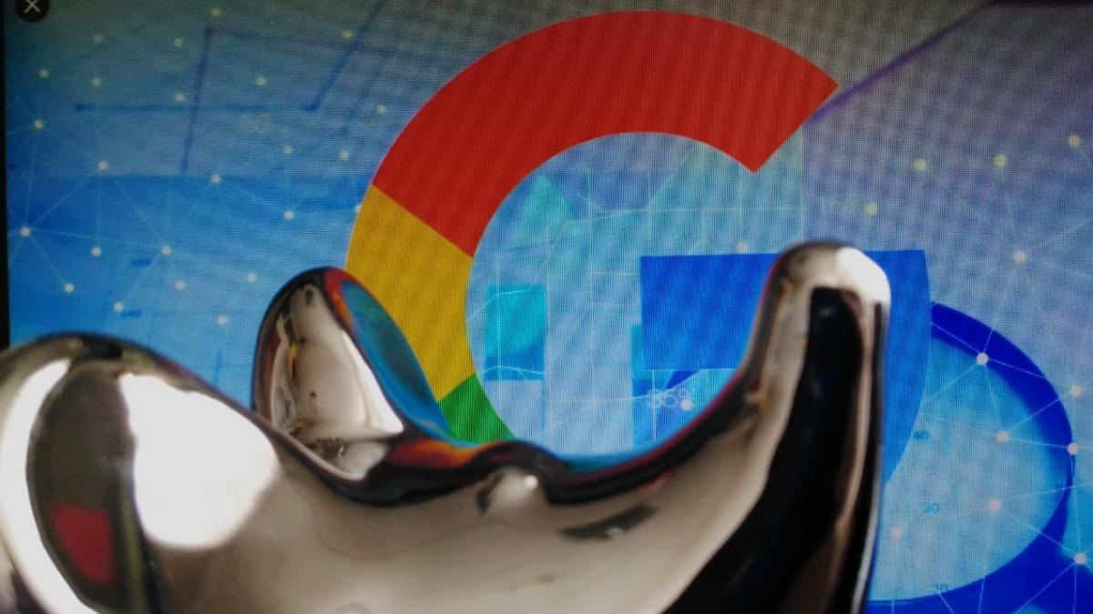 Google обвинили в манипуляции поисковыми запросами Google продвигает крупных клиентов в поиске