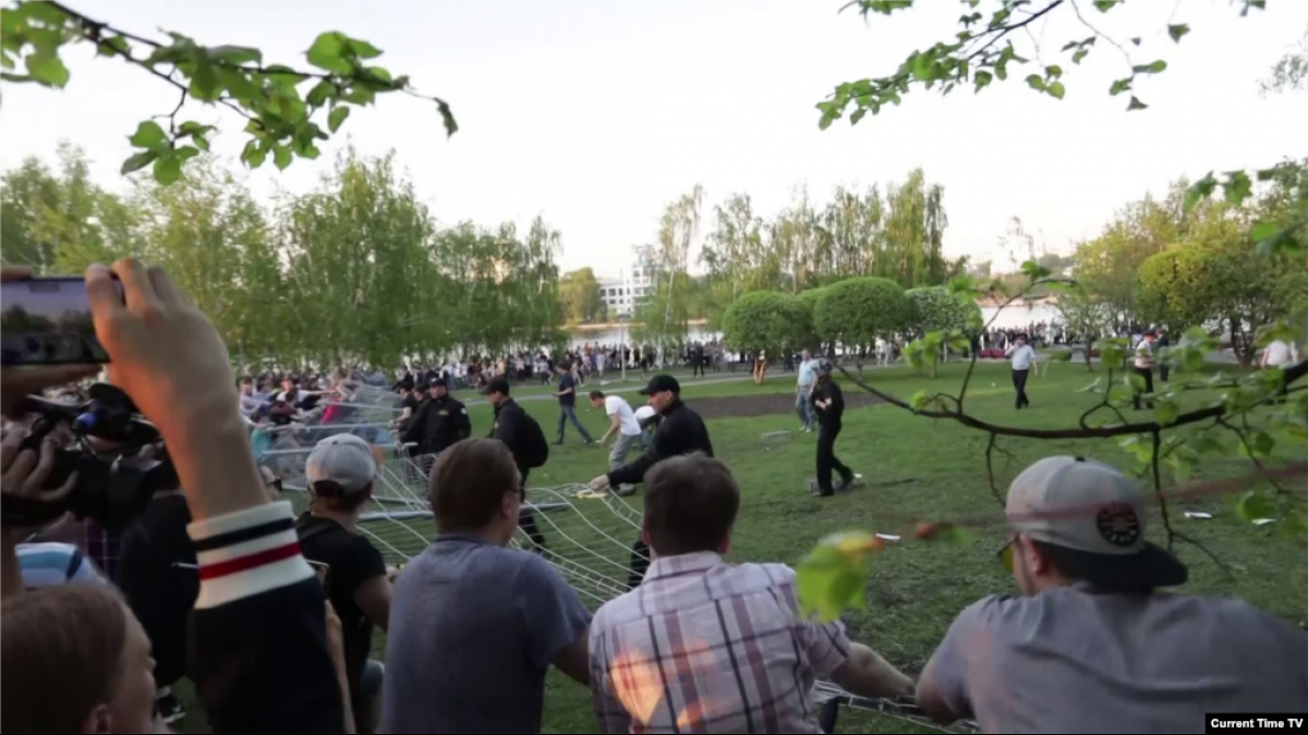 Протестами в Екатеринбурге должны заниматься местные власти, заявили в Кремле Протестами в Екатеринбурге должны заниматься местные власти, заявили в Кремле