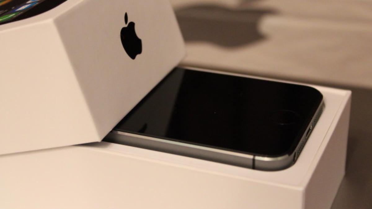 В России впервые обрушились цены на продукцию iPhone В России впервые обрушились цены на продукцию iPhone