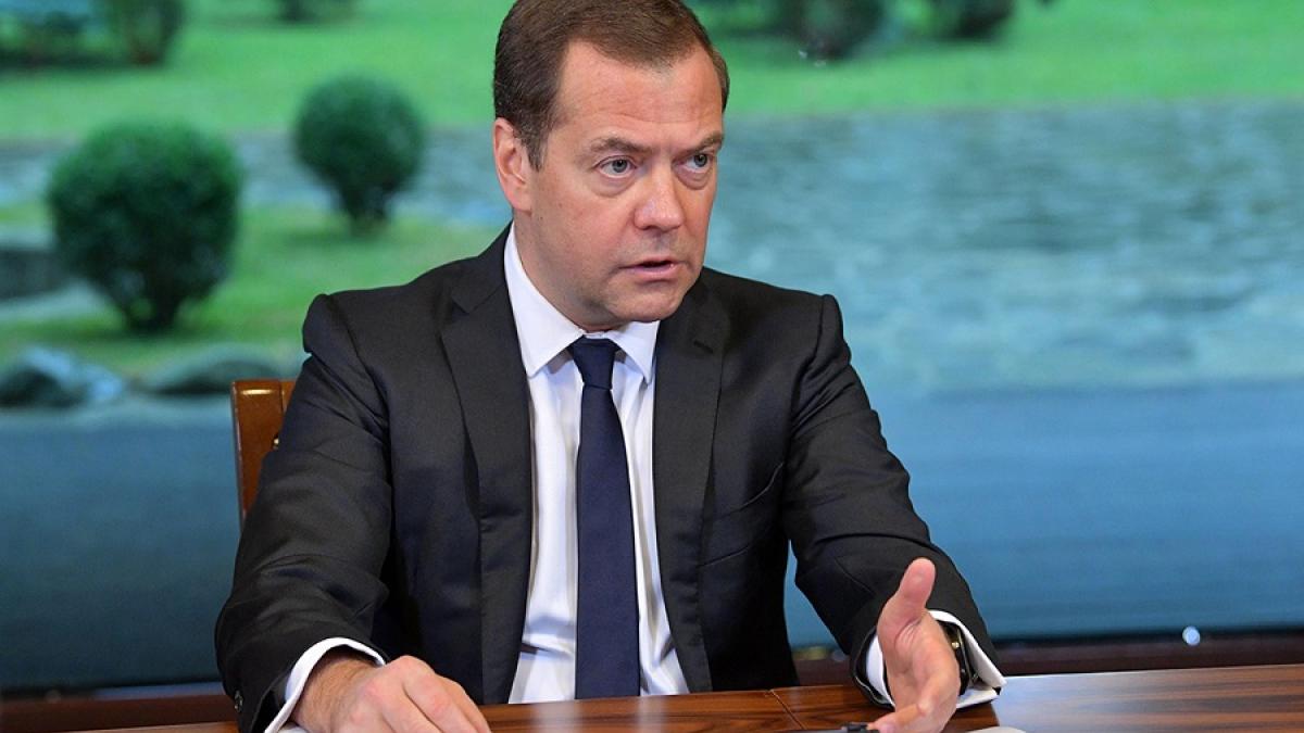 Медведев хочет переписать КоАП Медведев хочет переписать КоАП к 1 июня