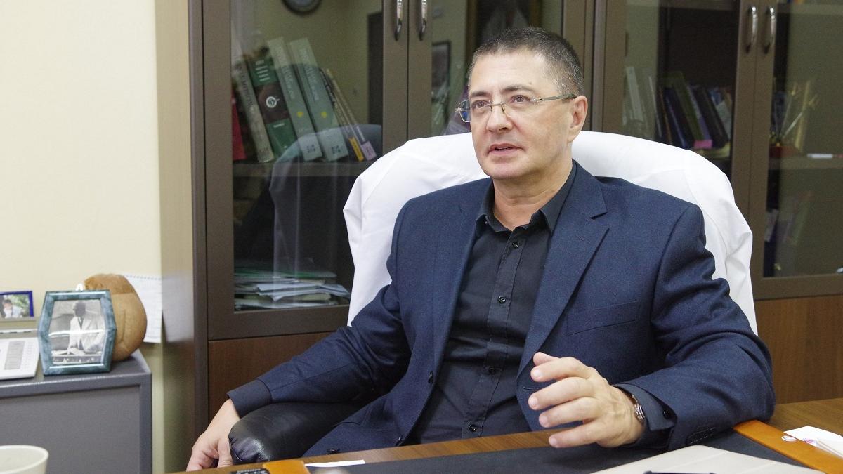 Телеврач Мясников рассказал, какие лекарства опасны для пожилых людей Александр Мясников