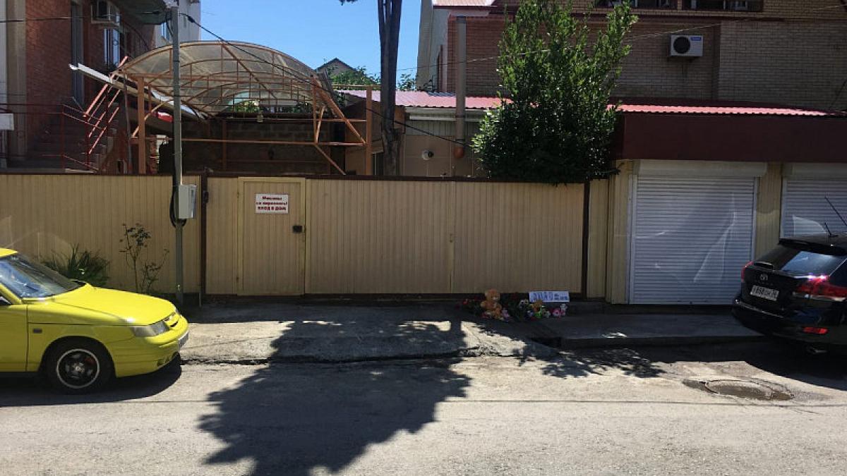 Вину за гибель мальчика в ливневке в Сочи возложили на хозяина гостиницы Вину за смерь мальчика в ливневке в Сочи возложили на владельца гостиницы