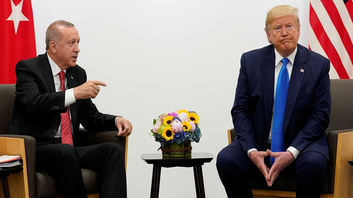 президент Турции Эрдоган и лидер США Трамп Эрдоган заявил, что не готов отказаться от С-400 в пользу американских систем „Patriot“