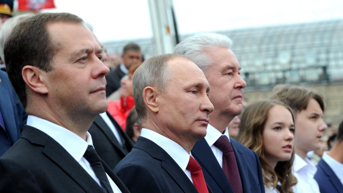Собянин предрек нищету России без Москвы Собянин заявил, что без мегаполисов регионы "окунутся в нищету"