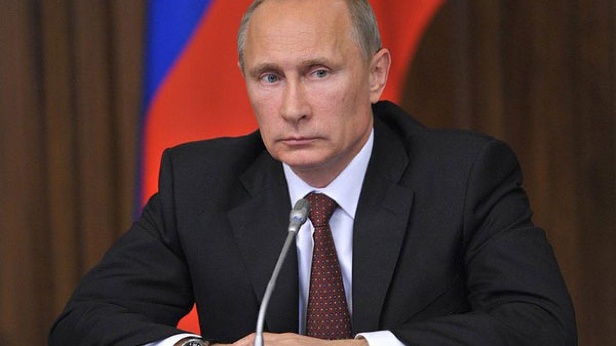 Владимир Путин отдал срочный приказ в связи с происходящим в Турции Путин поручил обеспечить безопасность граждан РФ в Турции