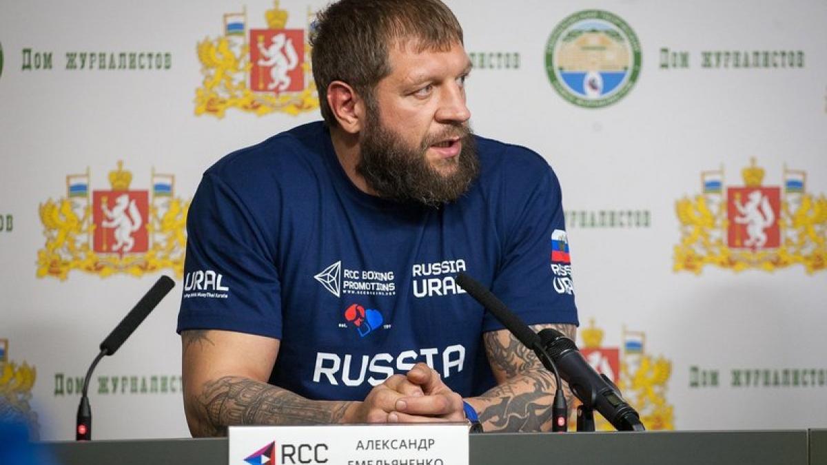 Александр Емельяненко получил новый бой, увольнение из RCC ему не помешало Александр Емельяненко получил новый бой сразу после разрыва контракта с RCC