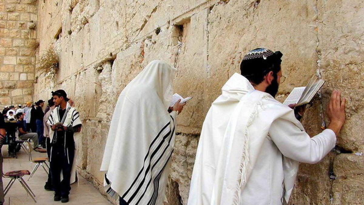 «Пока не знаем что делать, но это чудо»: Стена Плача в Иерусалиме подала знак
