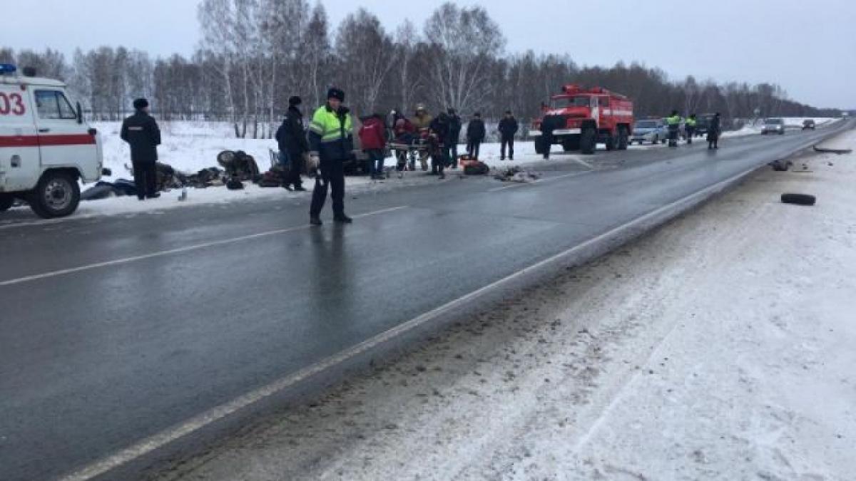 ДТП в Новосибирской области 11 01 2018: жуткие кадры с места аварии, шестеро погибших, подробности ДТП в Новосибирской области 11 01 2018: жуткие кадры с места аварии, шестеро погибших, подробности