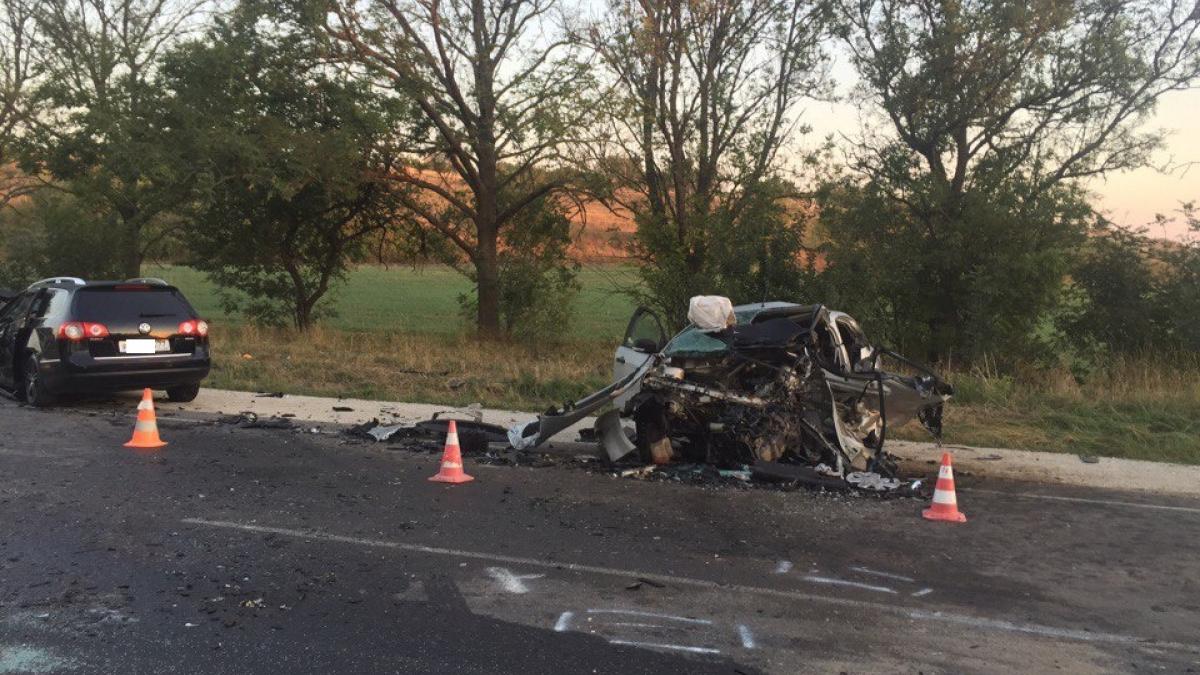 Два человека погибли в жесткой ночной автоаварии в Крыму ДТП в Крыму