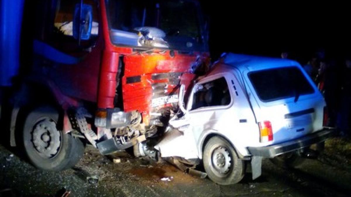 Двое мужчин погибли в лобовом ДТП с большегрузом под Астраханью ДТП под Астраханью