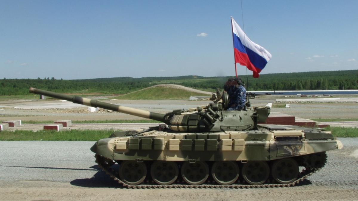Российским танкам теперь нужна виза – польские СМИ высмеяли решение закрыть границу с Россией Российские танки