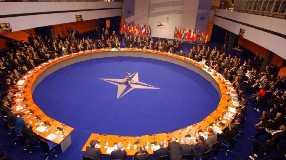 В Бельгии обратились к НАТО с неожиданным призывом по России Саммит НАТО в Варшаве 2016