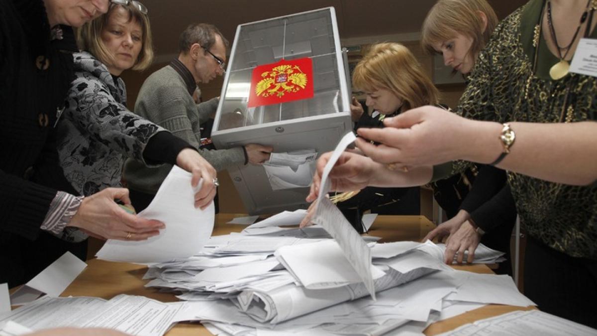Выборы в Госдуму: после подсчета 40% голосов определилась лидирующая партия Выборы в Госдуму: Единая Россия лидирует после подсчета 40% голосов