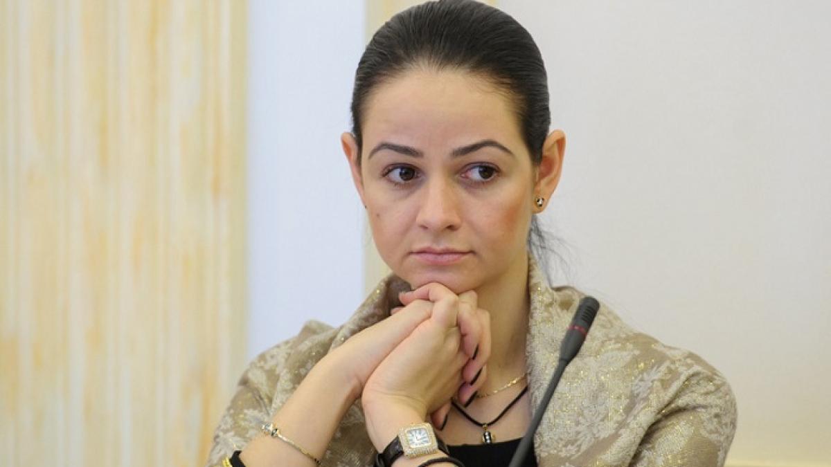 Чновницу "никто не просил вас рожать" наказали Губернатор Куйвашев принял решение по министру «никто не просил вас рожать» Прослушать материал