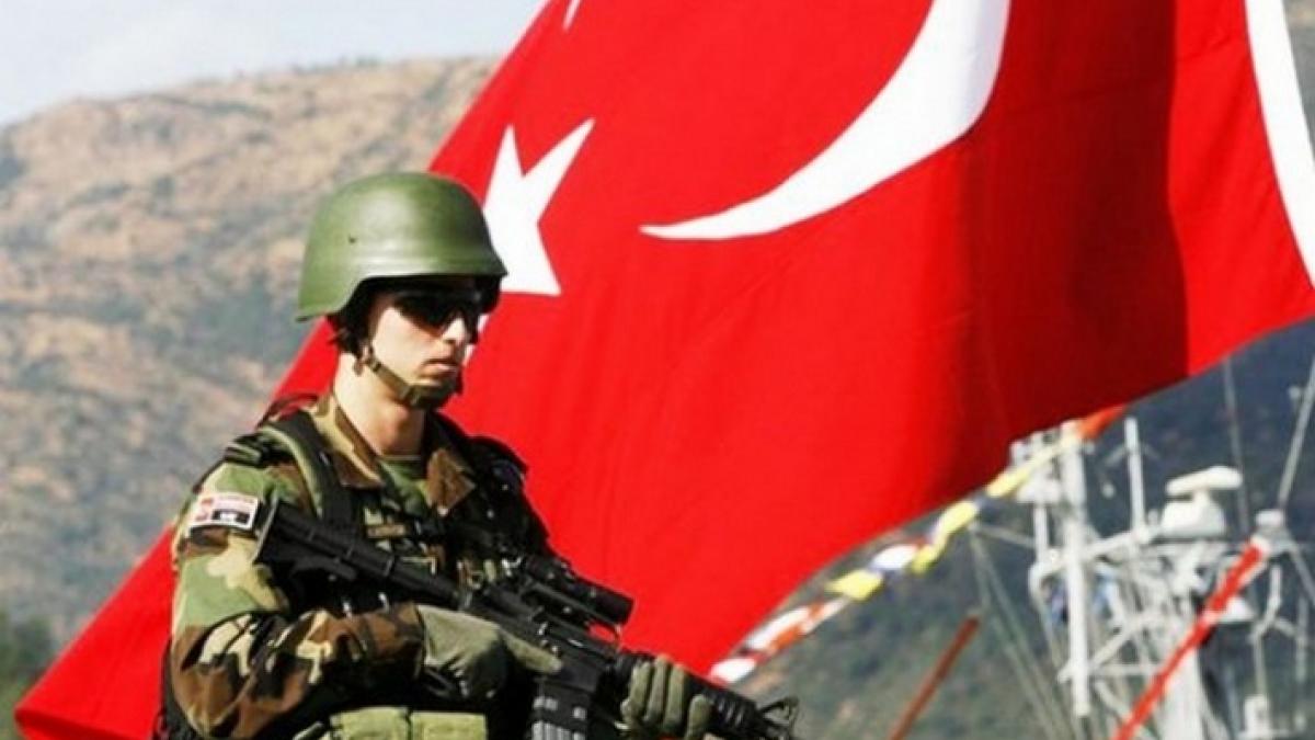 Турецкие силовики блокировали авиабазу НАТО из-за второй попытки путча Турецкие силовики окружили базу НАТО для предотвращения госпереворота