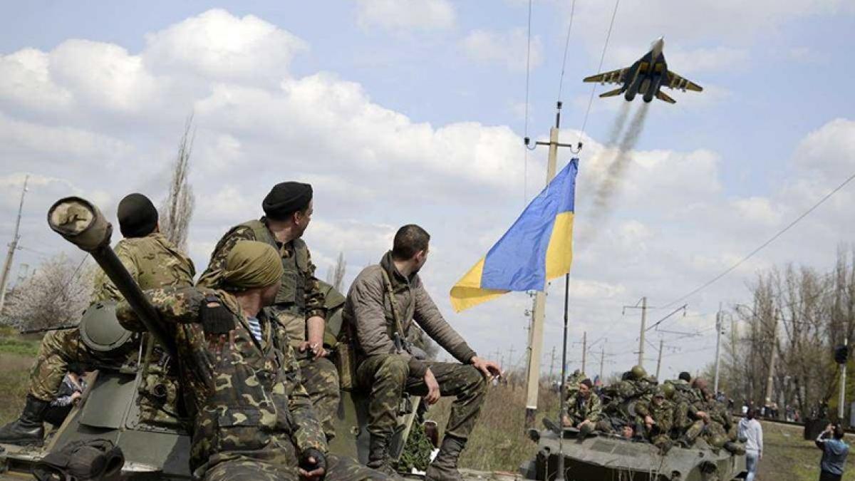 Порошенко призвал войска готовиться к войне: Донбасс отреагировал молниеносно Порошенко призвал войска готовиться к войне: Донбасс отреагировал молниеносно