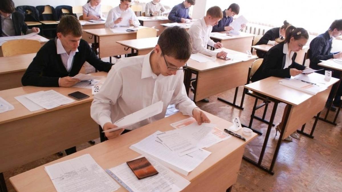 В России стартовал основной период сдачи ЕГЭ с нововведениями Школьники на ЕГЭ
