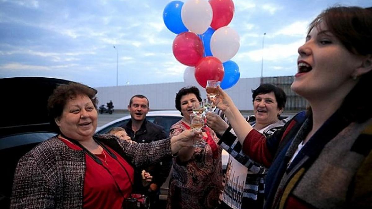 Крымчане ужаснулись увиденному в Краснодарском крае Крымчане вырвались на материк по великому мосту и ужаснулись
