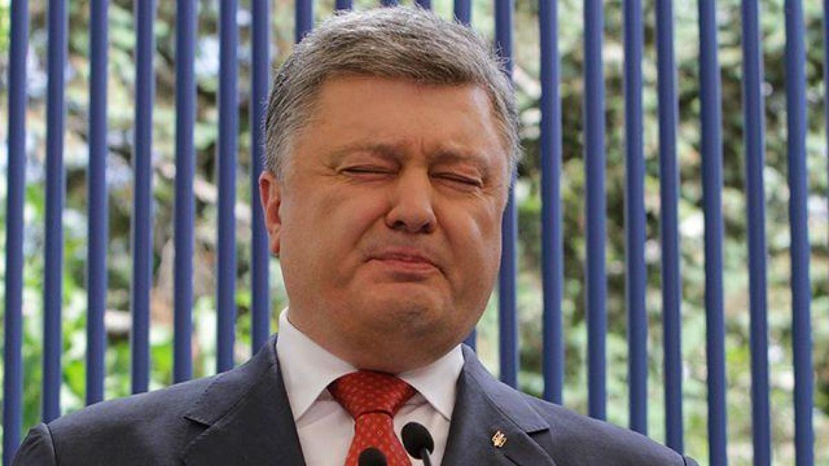 Трамп выдвинул унизительное требование Порошенко Трамп поставил Порошенко в неудобную позу