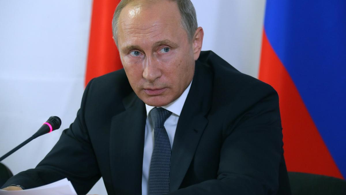 Предел терпению президента: Путин отдал приказ по «острому вопросу» в пользу многих тысяч россиян Путин поручил Топилину выровнять зарплаты педагогов в регионах РФ