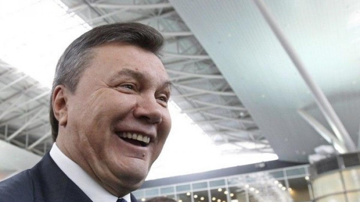 Повестка нашла Януковича в Ростове Януковичу принесли в Ростов повестку