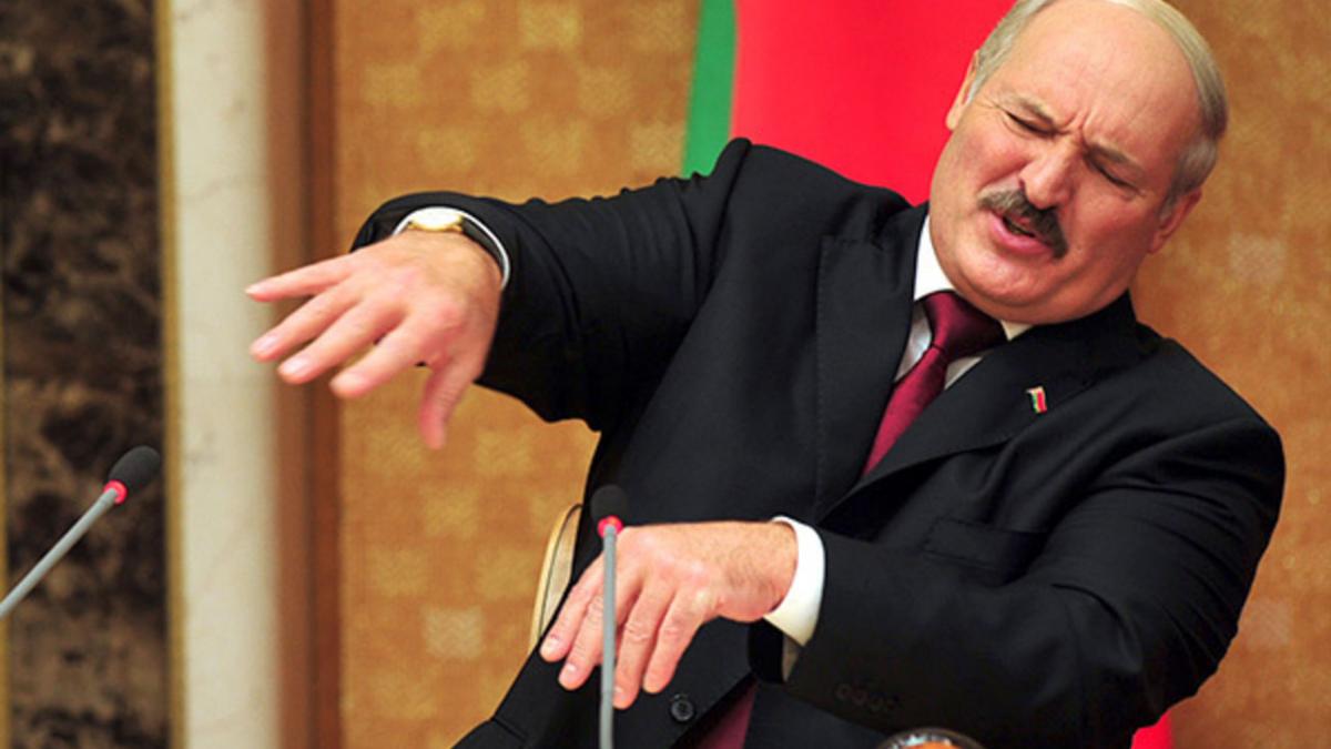 Александр Лукашенко Лукашенко извинился за спор с Путиным