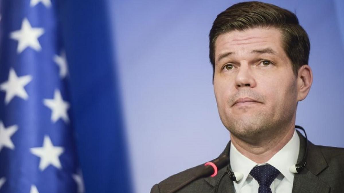 Госдеп обвинил Россию в крупнешем гуманитарном кризисе в Европе Помощник госсекретаря США по делам Европы и Евразии Уэсс Митчелл