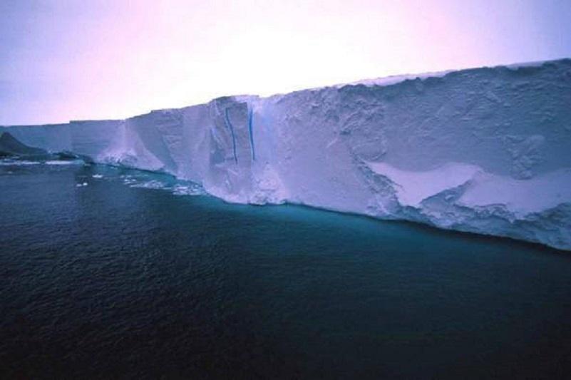 В Антарктиде нашли границу плоской Земли: конспирологи опубликовали загадочное видео