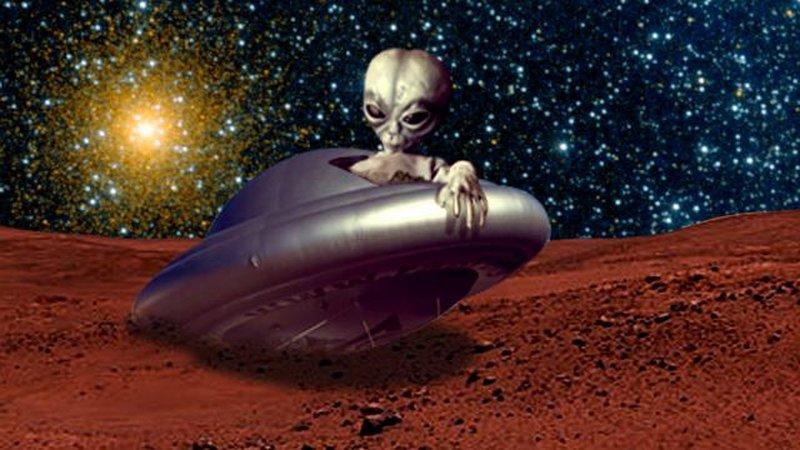 Корабль пришельцев врезался в Марс – ученые со страхом изучают обломки НЛО на дне кратера Сахеки