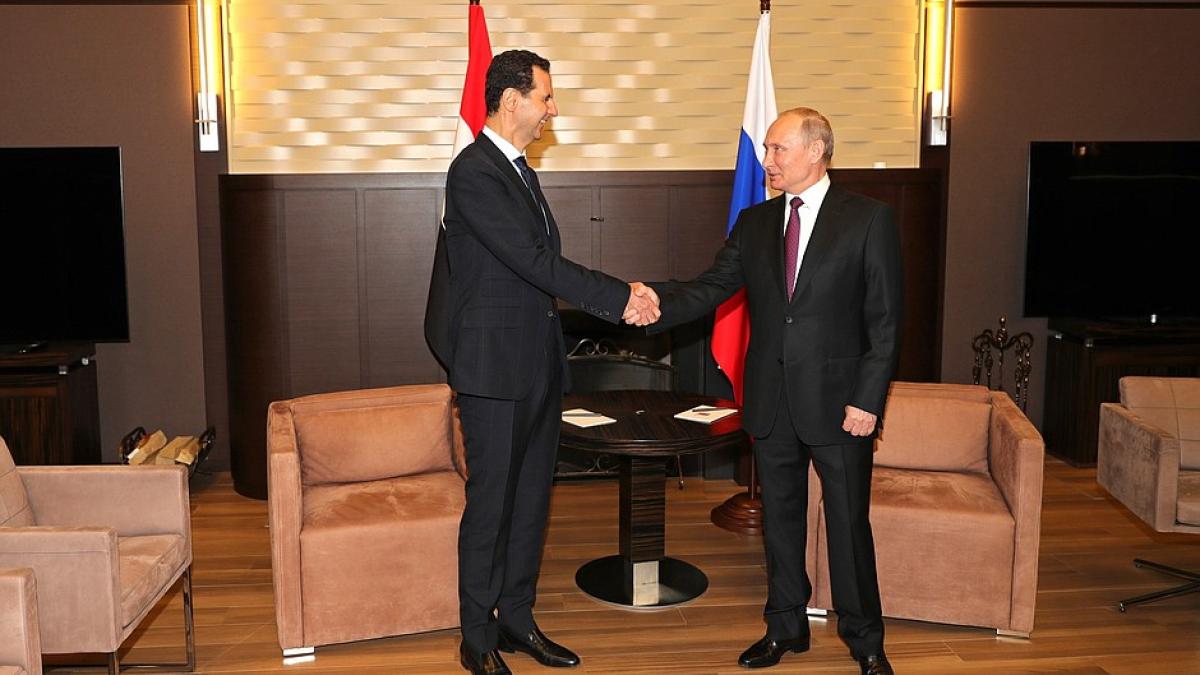 Башар Асад неожиданно прибыл в Сочи – СМИ раскрыли цель визита Башар Асад неожиданно прибыл в Сочи – СМИ раскрыли цель визита