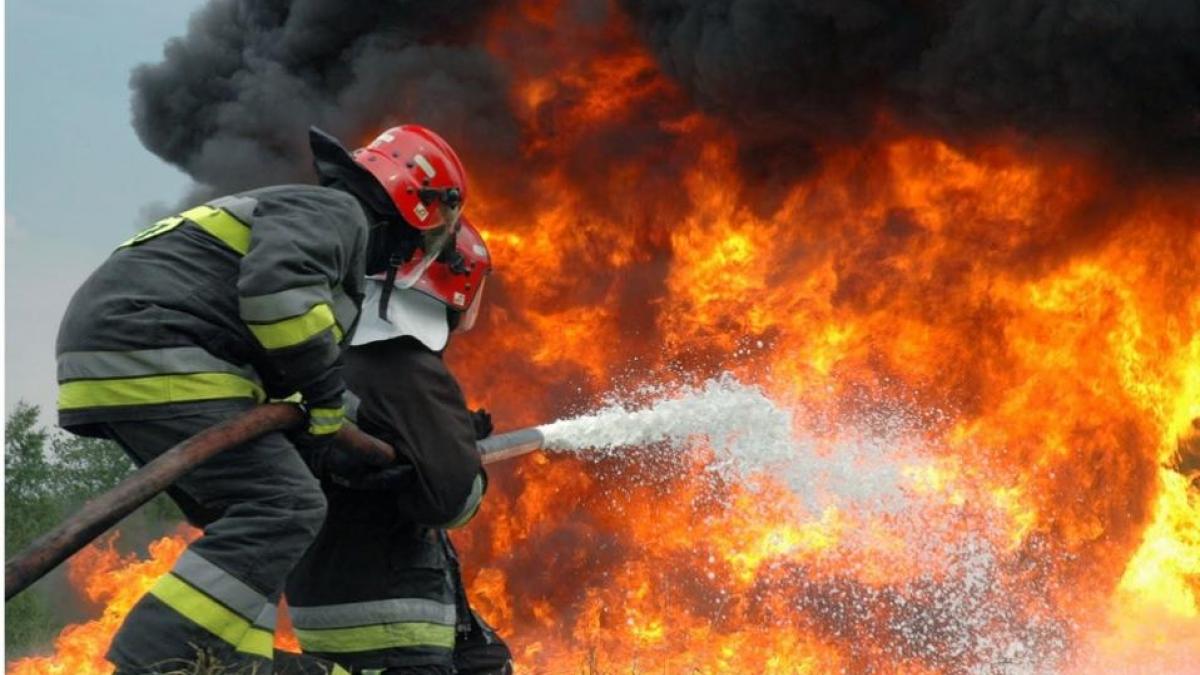 Под Оренбургом произошел пожар на заводе промышленного цинкования Под Оренбургом произошел пожар на заводе промышленного цинкования