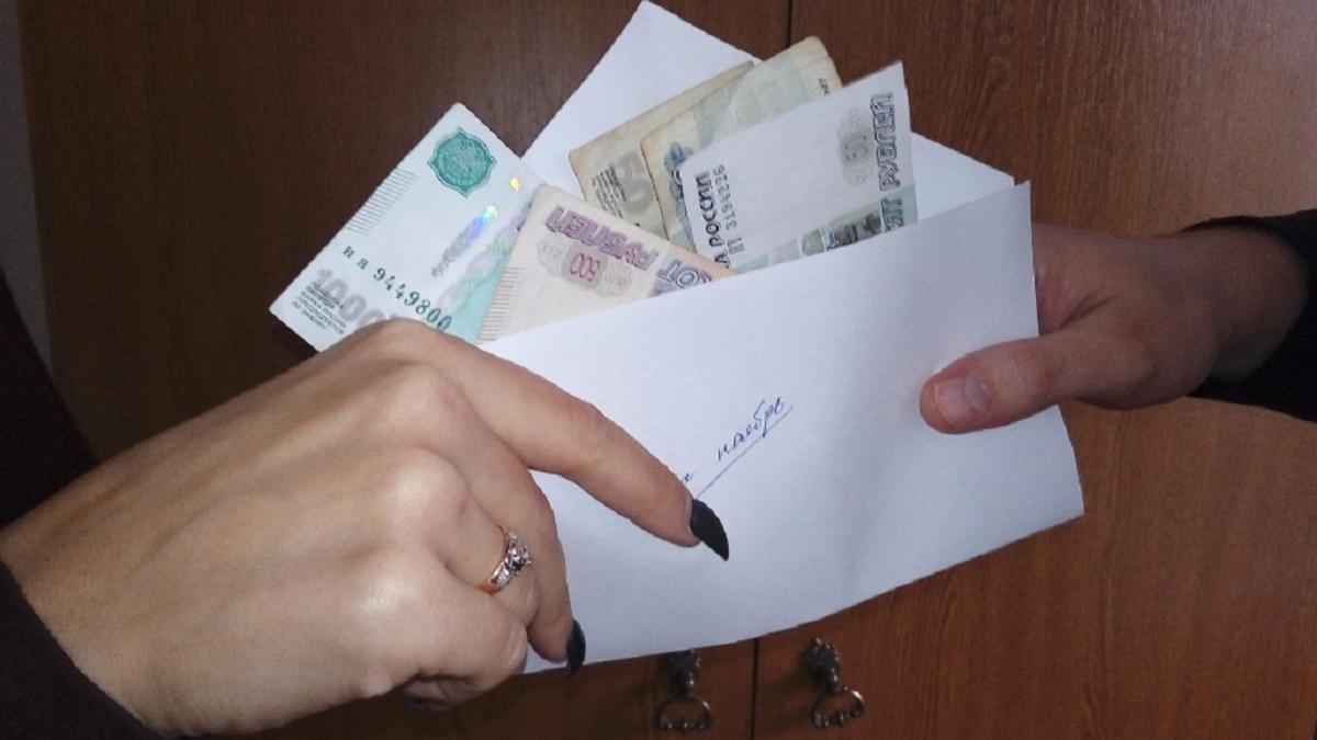 ФНС сообщила о высоком уровне теневых зарплат в крупных российских компаниях ФНС сообщила о высоком уровне теневых зарплат в крупных российских компаниях