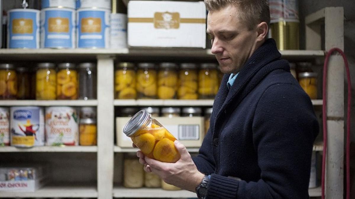 Запасы продуктов У каких продуктов «вечный» срок годности, поведали эксперты