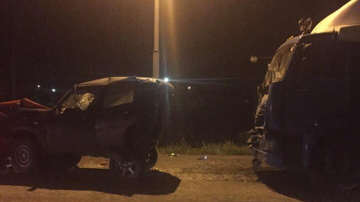 Уснувший водитель большегруза смял две легковушки на трассе Барнаул-Новосибирск На трассе Барнаул-Новосибирск уснувший водитель большегруза смял две легковушки