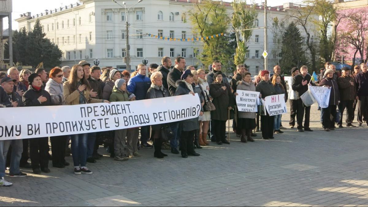 «Опаснее Донбасса»: Одесса, Харьков и Херсон становятся в «большие проблемы» для Киева Одесса, Харьков и Херсон превращаются в «большие проблемы» для Киева