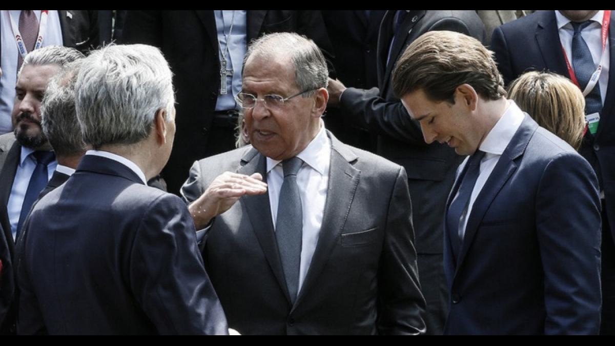 Лавров Лавров