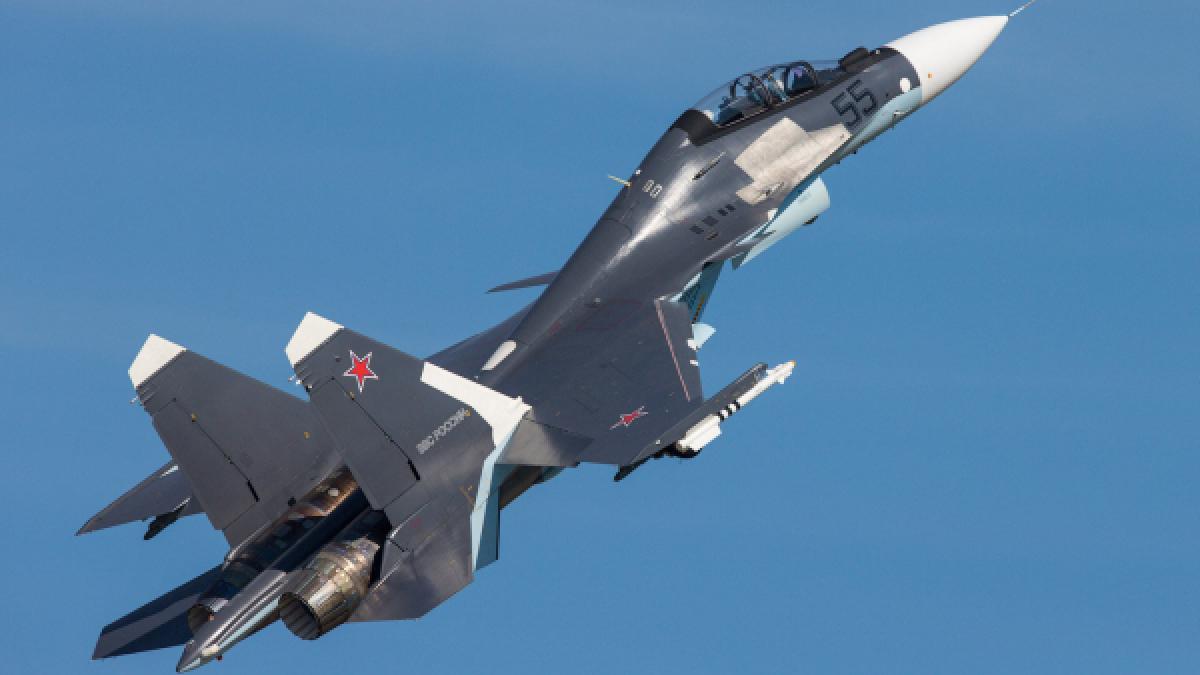В Ростовской области на трассе приземлились боевые самолеты В Ростовской области на трассе приземлились боевые самолеты