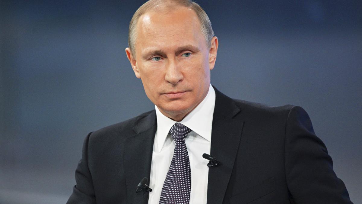 Путин принял важное решение по бывшим украинским военным в Крыму Путин распорядился обеспечить жильем бывших украинских военных в Крыму