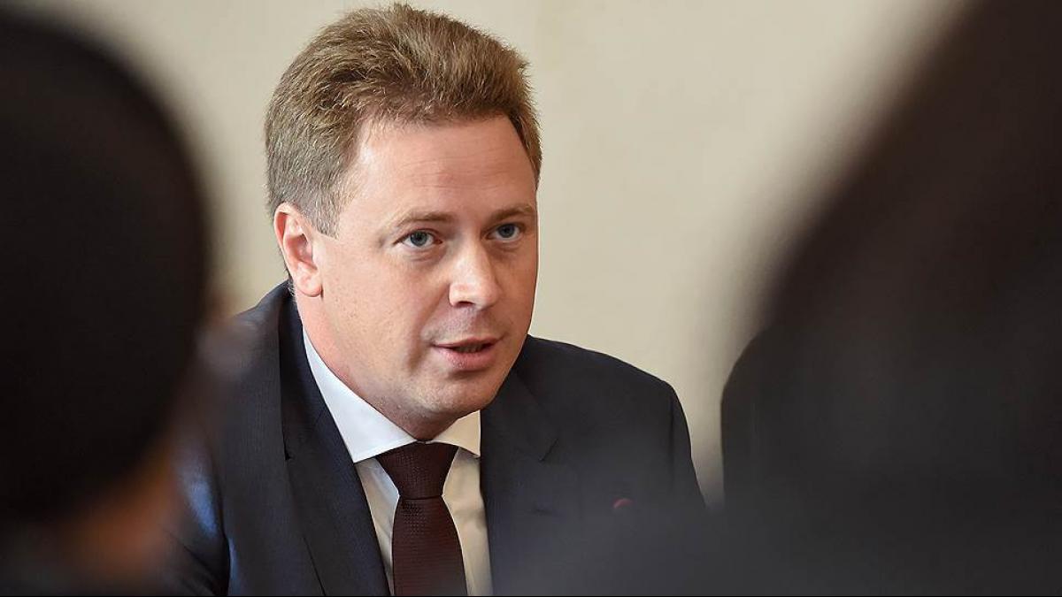 Губернатор Севастополя пригрози сменить арендаторов пляжей Губернатор Севастополя пригрози сменить арендаторов пляжей, срывающих старт летнего сезона